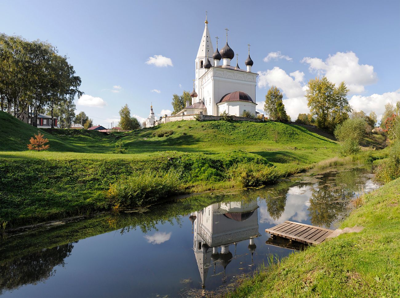 https://mdw-travel-data-us-east-1.s3.amazonaws.com/img/country/Russia/Evnukh-Village/img_03.jpg