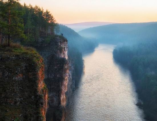 https://mdw-travel-data-us-east-1.s3.amazonaws.com/img/country/Russia/Fakel-Nature-Park/img_03.jpg