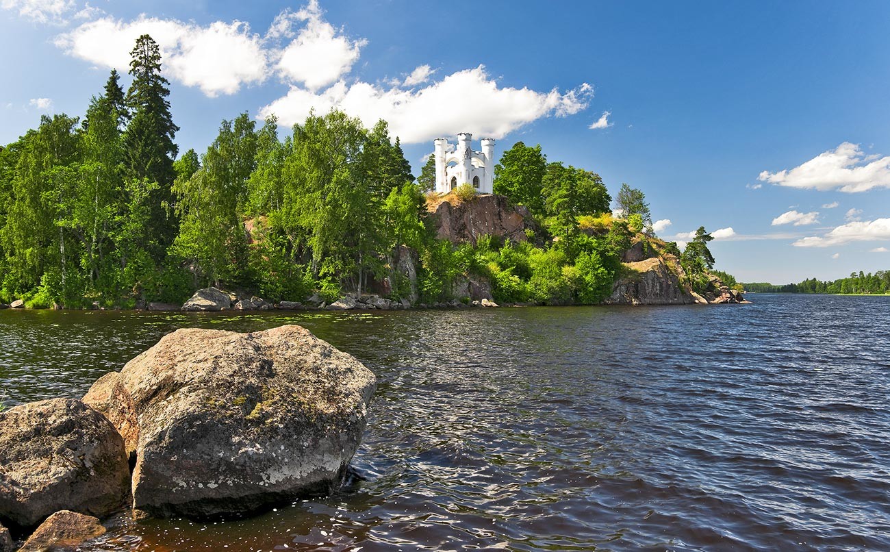 https://mdw-travel-data-us-east-1.s3.amazonaws.com/img/country/Russia/Fakel-Nature-Park/img_05.jpg