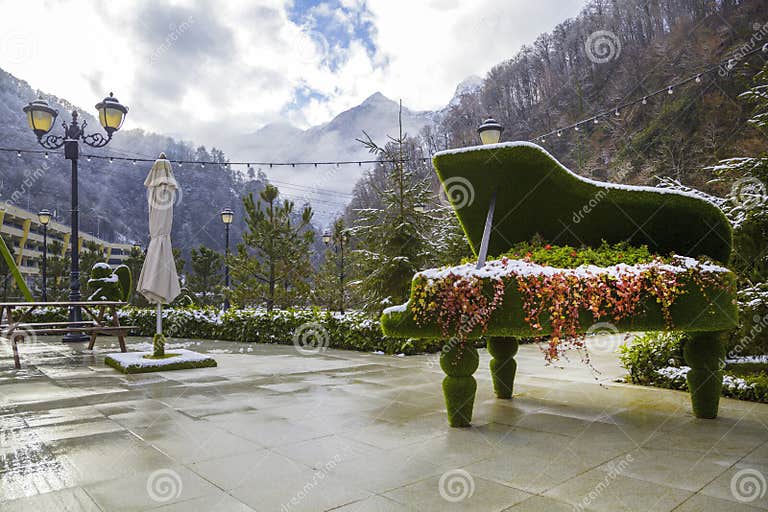 https://mdw-travel-data-us-east-1.s3.amazonaws.com/img/country/Russia/Galaktika-Entertainment-Complex/img_03.jpg