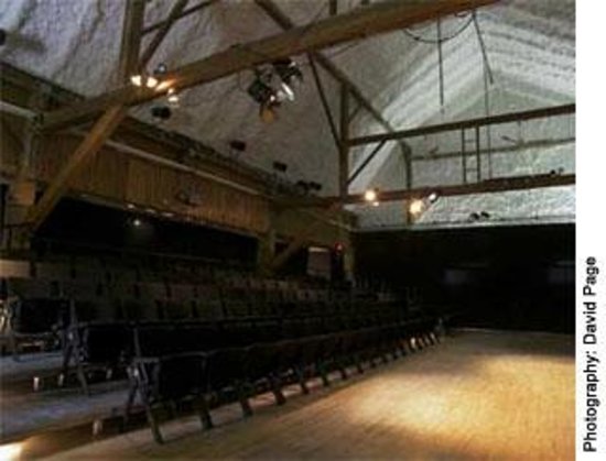 https://mdw-travel-data-us-east-1.s3.amazonaws.com/img/country/Russia/Globus-Theatre/img_00.jpg