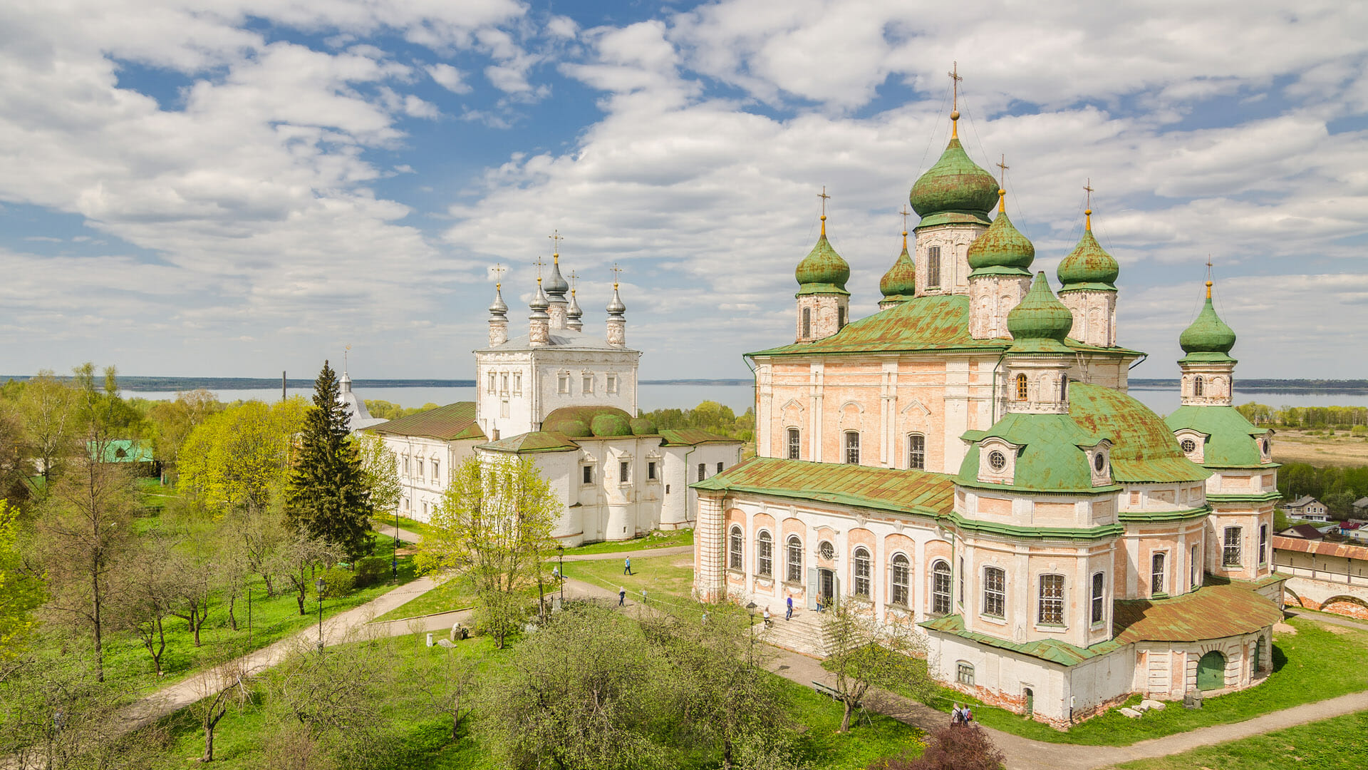 https://mdw-travel-data-us-east-1.s3.amazonaws.com/img/country/Russia/Gold-Ring-of-Russia/img_01.jpg