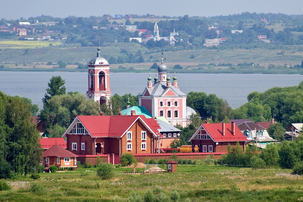 https://mdw-travel-data-us-east-1.s3.amazonaws.com/img/country/Russia/Goritsky-Monastery/img_01.jpg