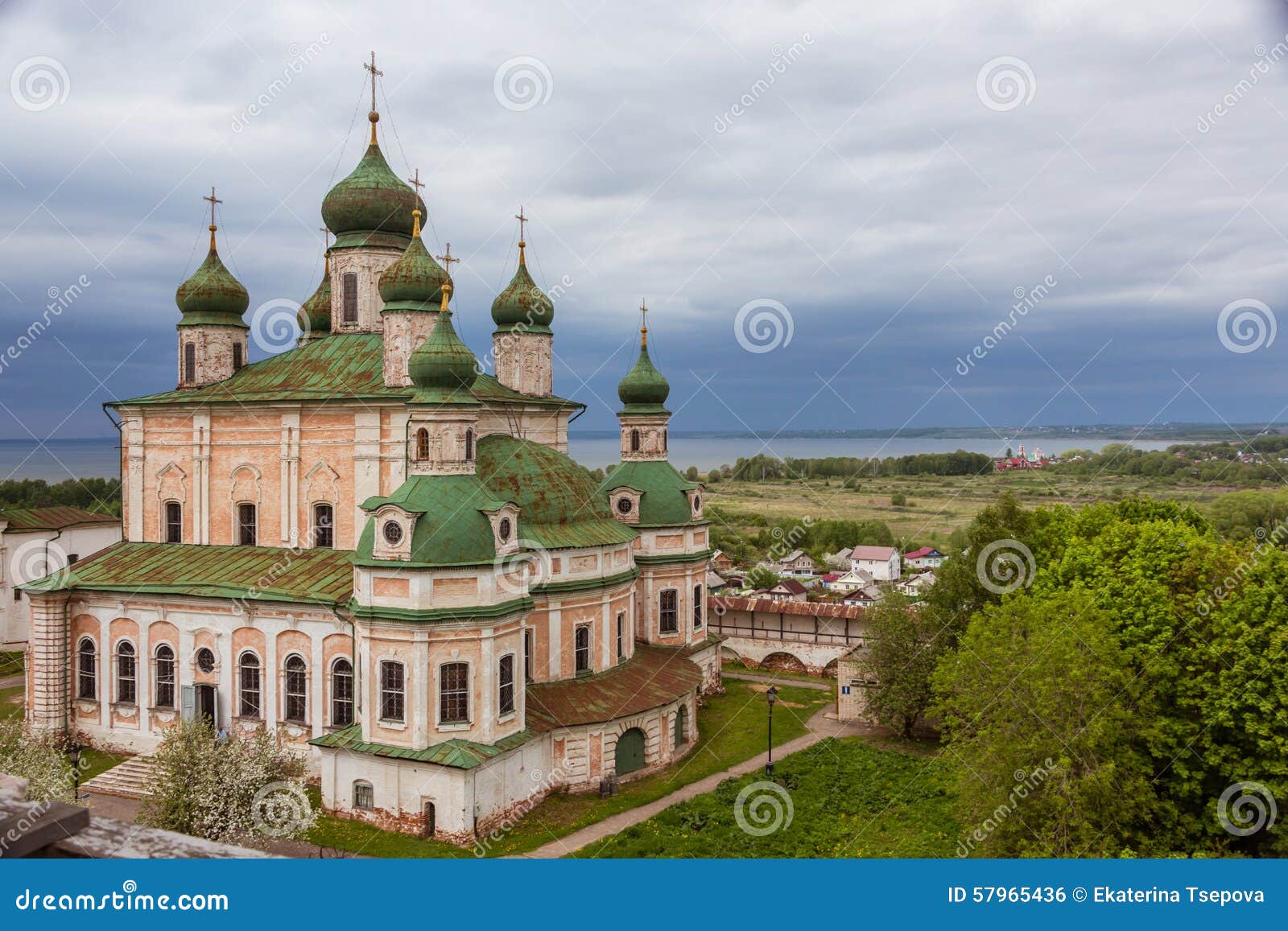 https://mdw-travel-data-us-east-1.s3.amazonaws.com/img/country/Russia/Goritsky-Monastery/img_02.jpg