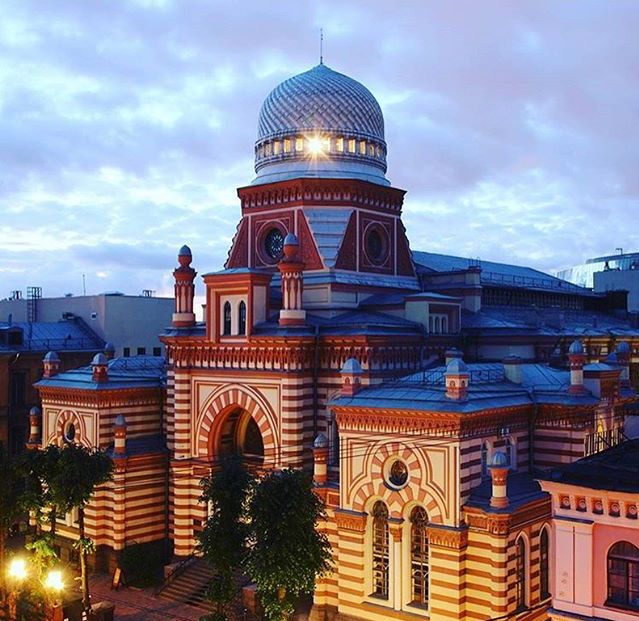 https://mdw-travel-data-us-east-1.s3.amazonaws.com/img/country/Russia/Grand-Choral-Synagogue/img_02.jpg