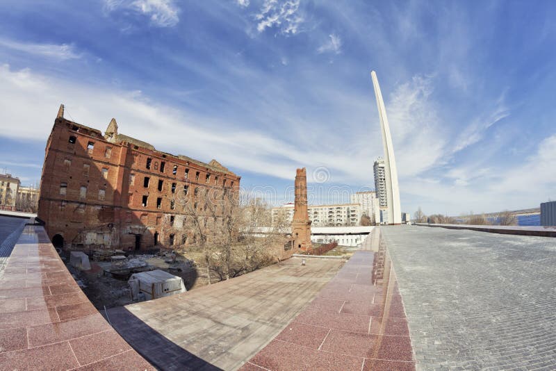 https://mdw-travel-data-us-east-1.s3.amazonaws.com/img/country/Russia/Historical-and-Memorial-Museum-Reserve-The-Battle-of-Stalingrad/img_01.jpg
