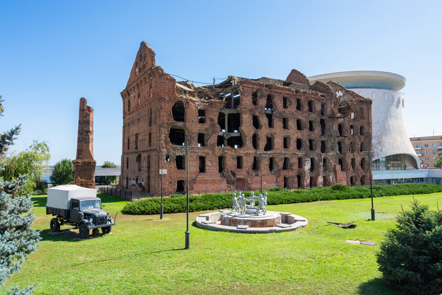 https://mdw-travel-data-us-east-1.s3.amazonaws.com/img/country/Russia/Historical-and-Memorial-Museum-Reserve-The-Battle-of-Stalingrad/img_03.jpg