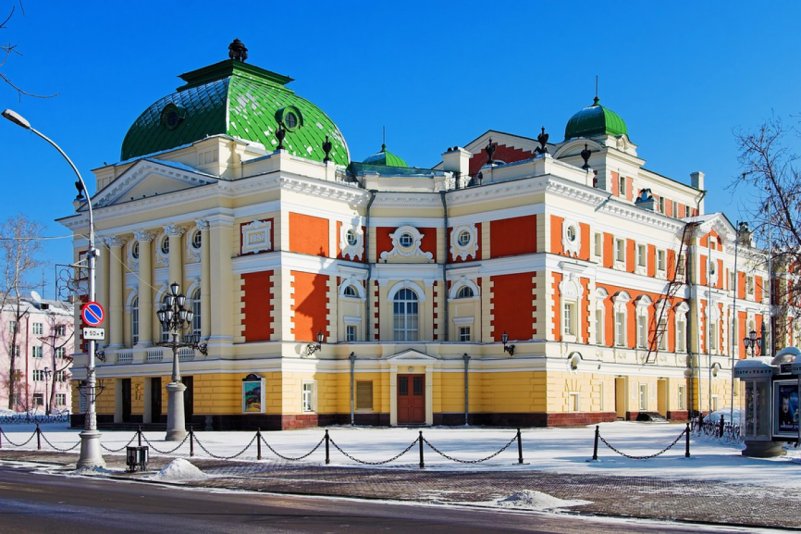 https://mdw-travel-data-us-east-1.s3.amazonaws.com/img/country/Russia/Irkutsk-Puppet-Theater/img_02.jpg