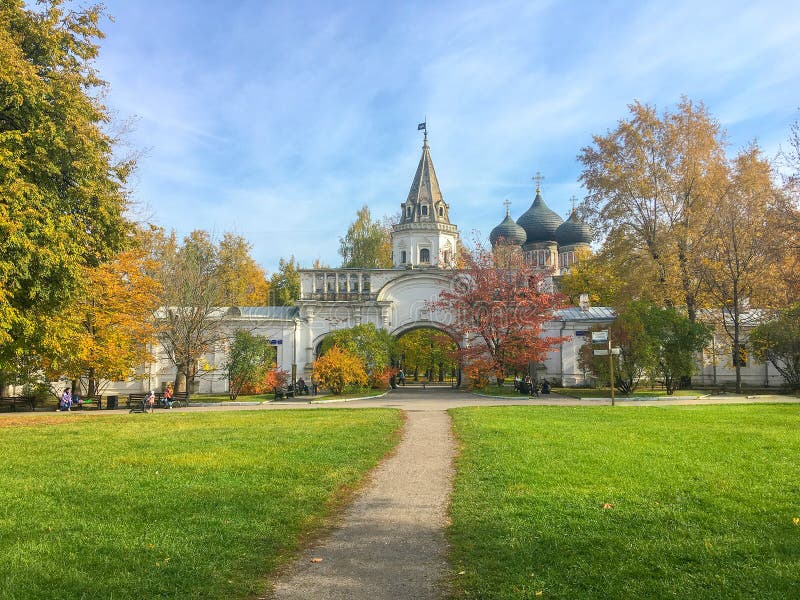 https://mdw-travel-data-us-east-1.s3.amazonaws.com/img/country/Russia/Izmaylovo-Estate-Museum-Reserve/img_02.jpg