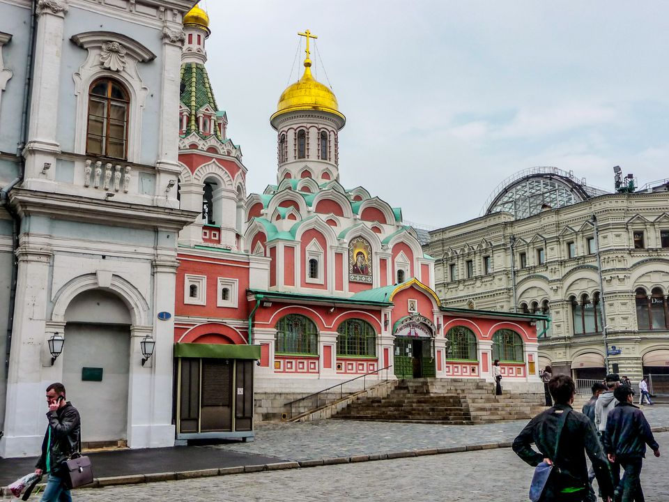 https://mdw-travel-data-us-east-1.s3.amazonaws.com/img/country/Russia/Kazan-Cathedral/img_03.jpg