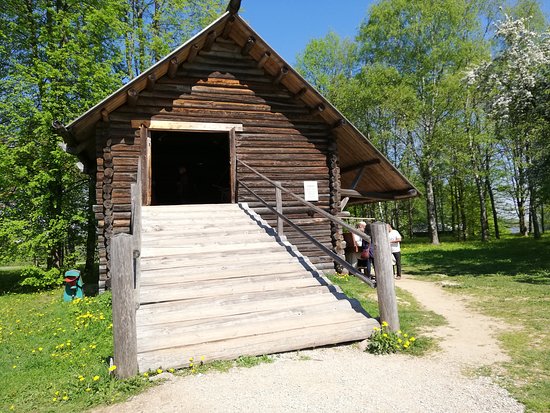 https://mdw-travel-data-us-east-1.s3.amazonaws.com/img/country/Russia/Khohlovka-Museum-of-Wooden-Architecture/img_01.jpg