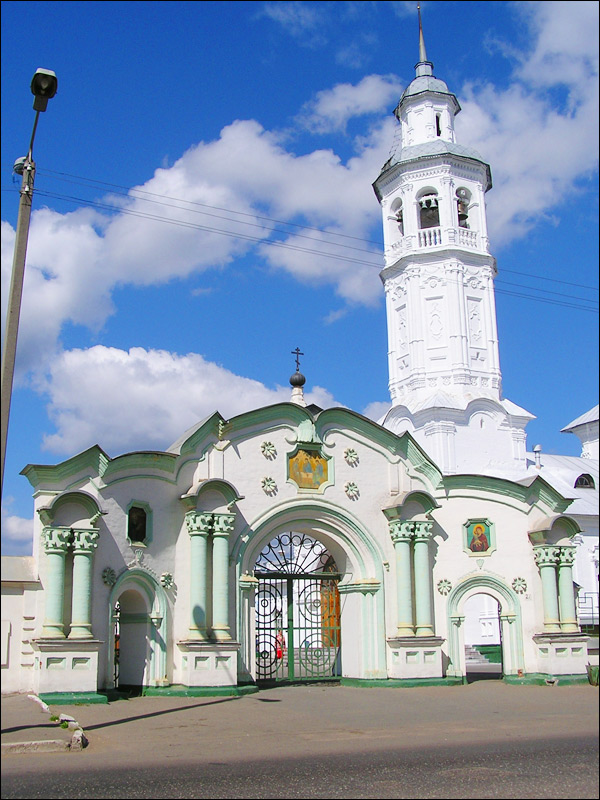 https://mdw-travel-data-us-east-1.s3.amazonaws.com/img/country/Russia/Kirov-Square/img_02.jpg