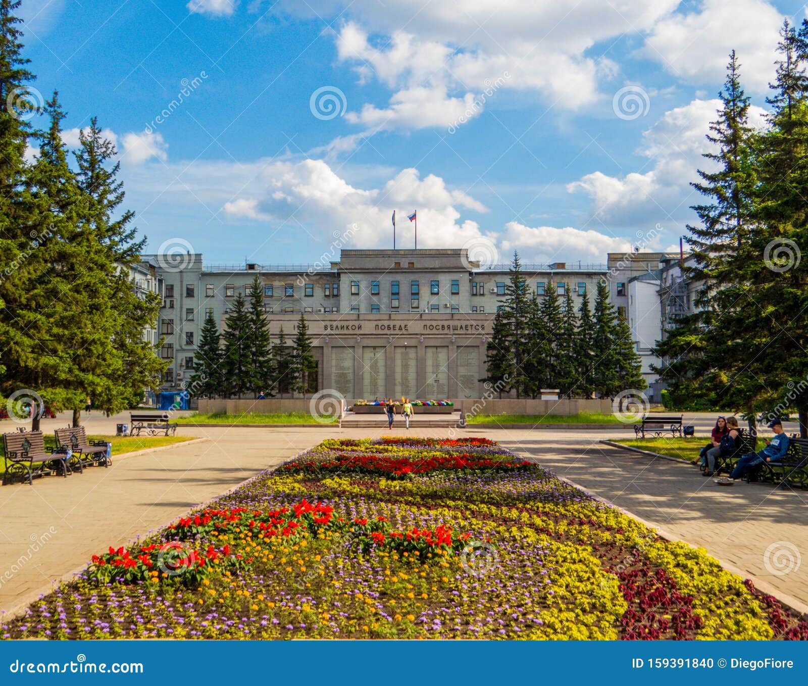 https://mdw-travel-data-us-east-1.s3.amazonaws.com/img/country/Russia/Kirov-Square/img_03.jpg