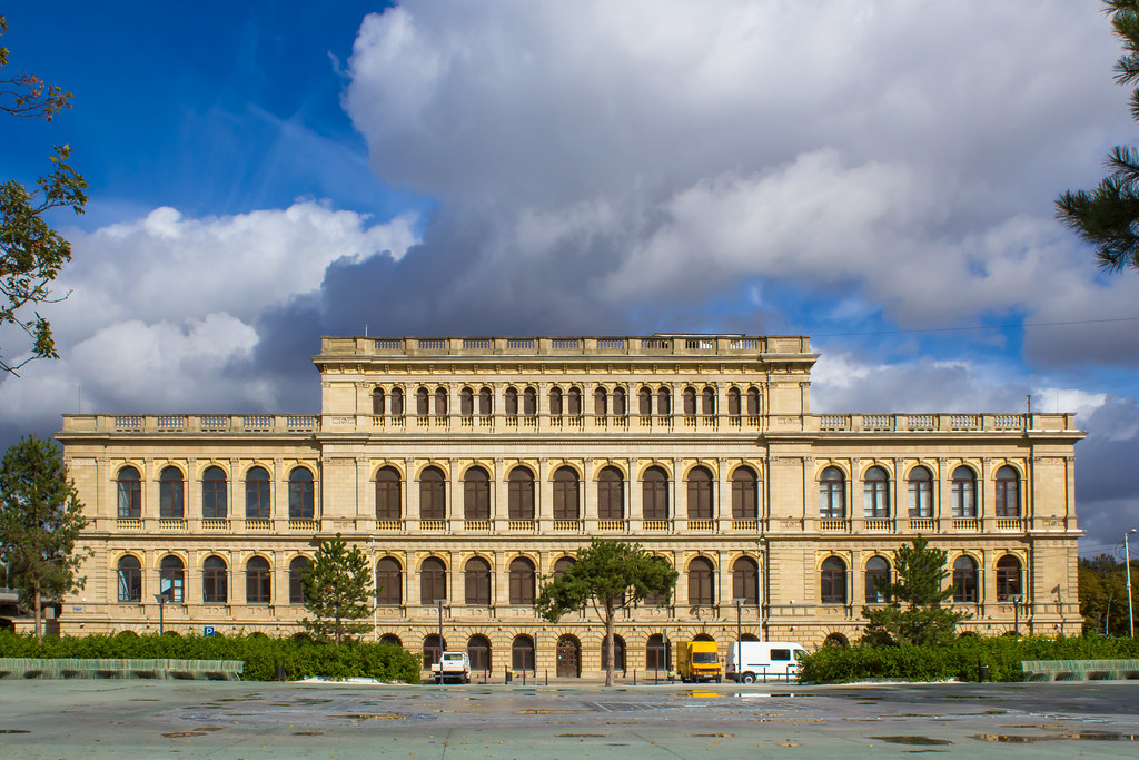 https://mdw-travel-data-us-east-1.s3.amazonaws.com/img/country/Russia/Konigsberg-Stock-Exchange/img_00.jpg