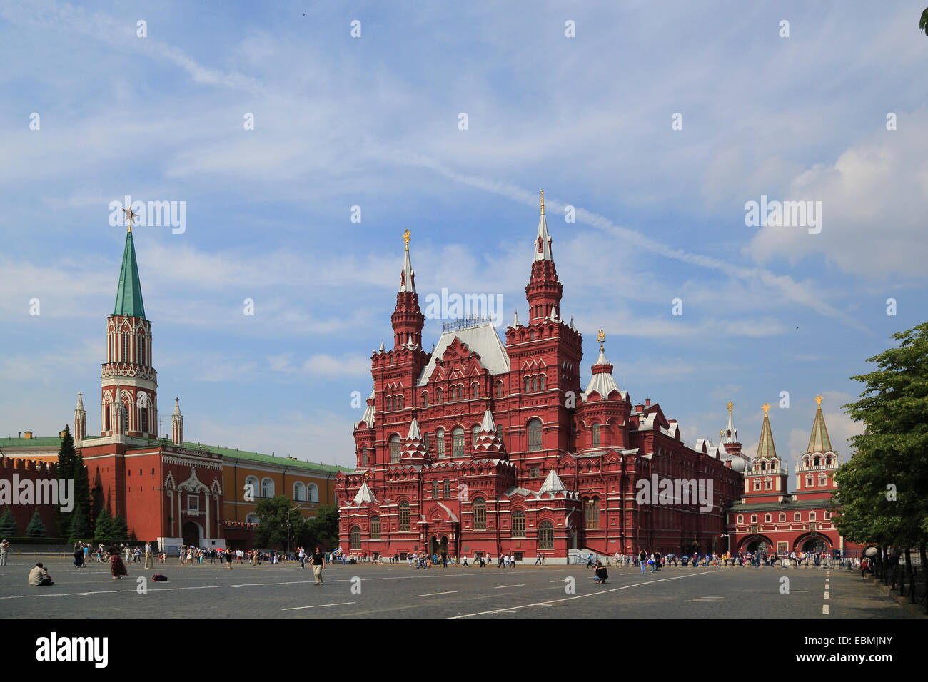 https://mdw-travel-data-us-east-1.s3.amazonaws.com/img/country/Russia/Krasnaya-Ploshchad/img_01.jpg