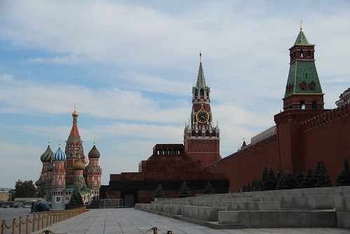 https://mdw-travel-data-us-east-1.s3.amazonaws.com/img/country/Russia/Krasnaya-Ploshchad/img_03.jpg