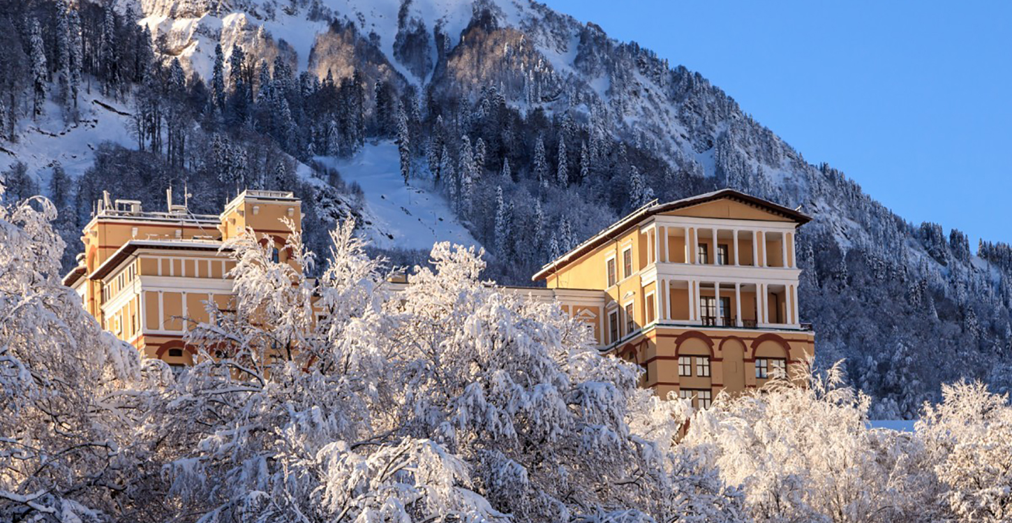 https://mdw-travel-data-us-east-1.s3.amazonaws.com/img/country/Russia/Krasnaya-Polyana/img_00.jpg