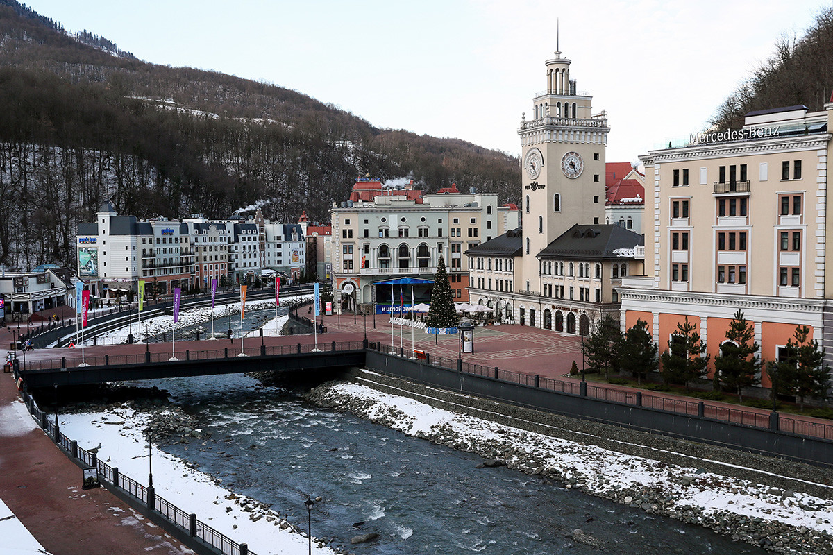 https://mdw-travel-data-us-east-1.s3.amazonaws.com/img/country/Russia/Krasnaya-Polyana/img_02.jpg