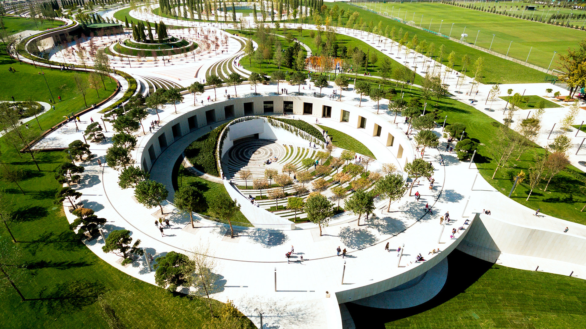 https://mdw-travel-data-us-east-1.s3.amazonaws.com/img/country/Russia/Krasnodar-Park/img_01.jpg