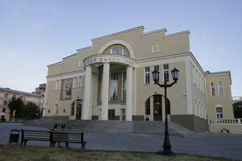 https://mdw-travel-data-us-east-1.s3.amazonaws.com/img/country/Russia/Krasny-Fakel-Theater/img_01.jpg