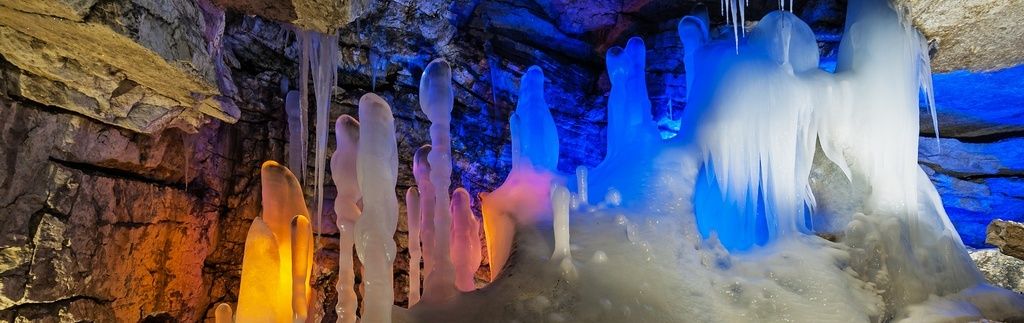 https://mdw-travel-data-us-east-1.s3.amazonaws.com/img/country/Russia/Kungur-Ice-Cave/img_04.jpg