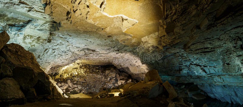 https://mdw-travel-data-us-east-1.s3.amazonaws.com/img/country/Russia/Kungur-State-Drama-Theater/img_03.jpg