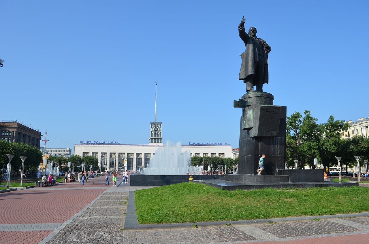 https://mdw-travel-data-us-east-1.s3.amazonaws.com/img/country/Russia/Lenin-Square/img_00.jpg