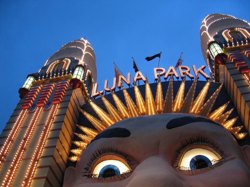 https://mdw-travel-data-us-east-1.s3.amazonaws.com/img/country/Russia/Luna-Park/img_03.jpg