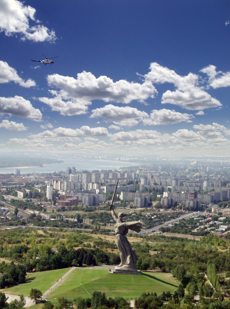https://mdw-travel-data-us-east-1.s3.amazonaws.com/img/country/Russia/Mamayev-Kurgan/img_00.jpg