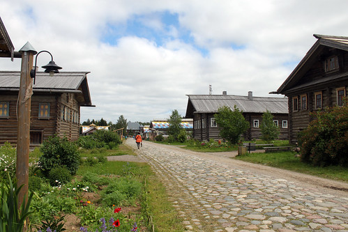 https://mdw-travel-data-us-east-1.s3.amazonaws.com/img/country/Russia/Mandrogi-Village/img_03.jpg