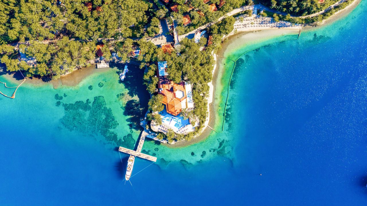 https://mdw-travel-data-us-east-1.s3.amazonaws.com/img/country/Russia/Marmaris-Ski-Resort/img_02.jpg