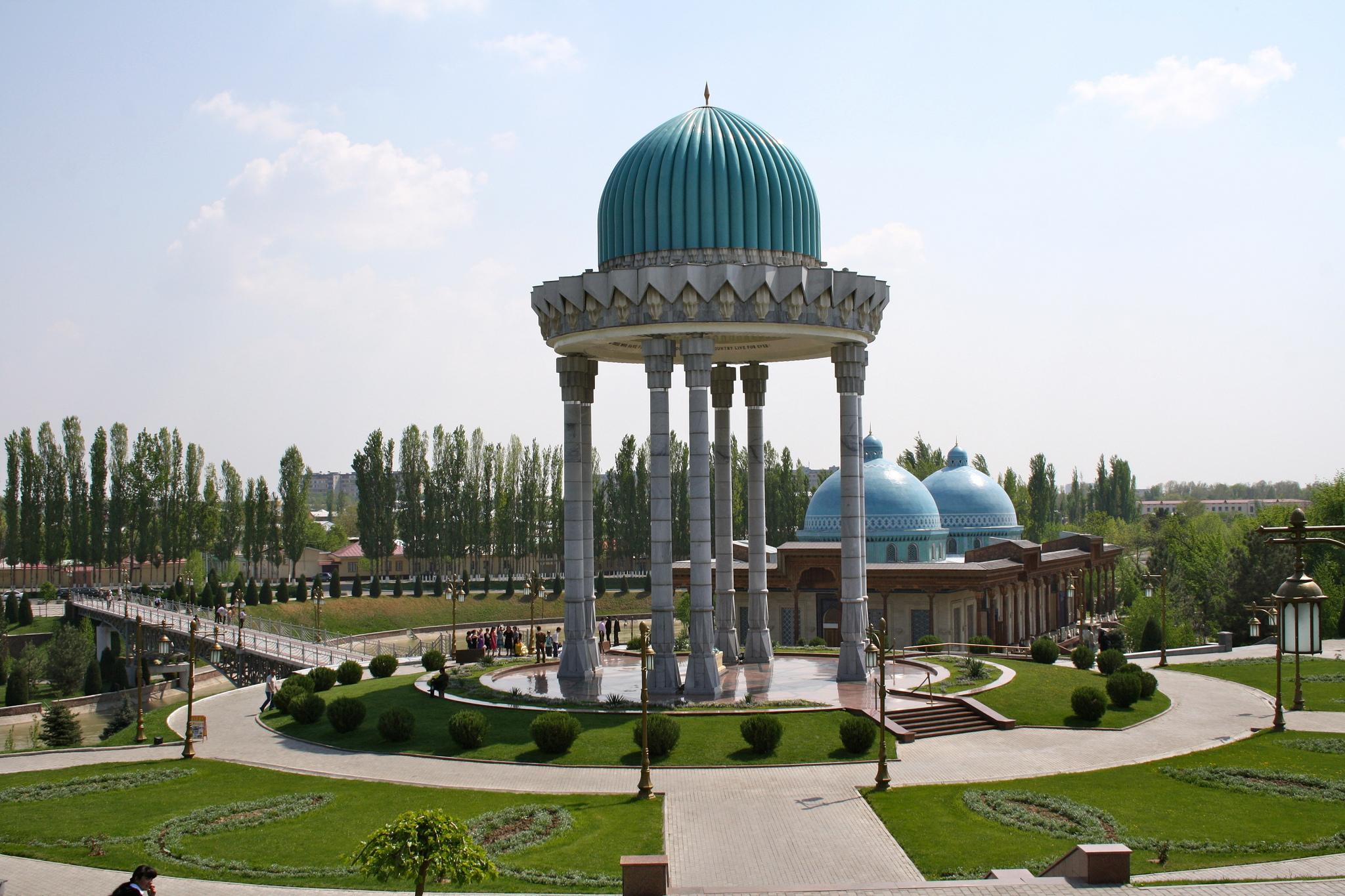 https://mdw-travel-data-us-east-1.s3.amazonaws.com/img/country/Russia/Memorial-Museum-of-the-History-of-Political-Repressions/img_00.jpg