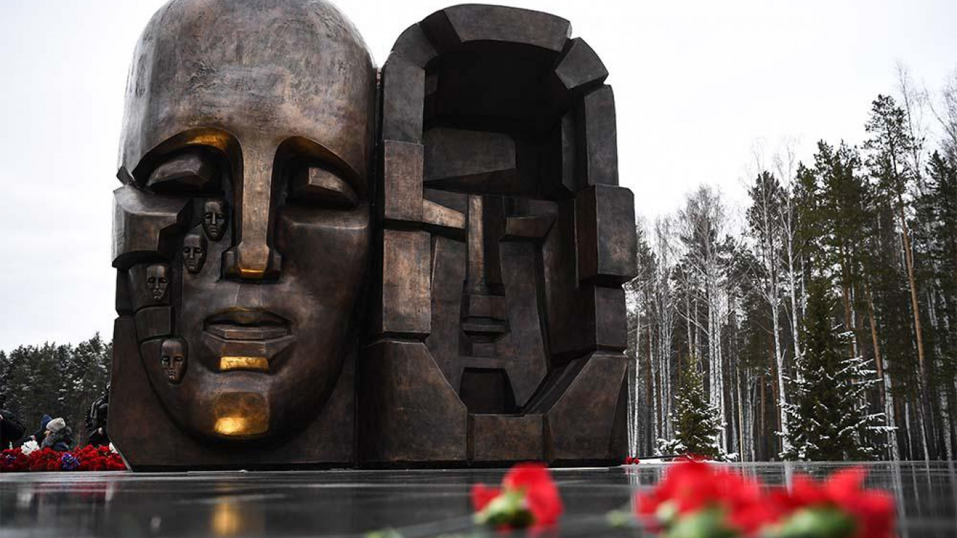 https://mdw-travel-data-us-east-1.s3.amazonaws.com/img/country/Russia/Memorial-Museum-of-the-History-of-Political-Repressions/img_03.jpg