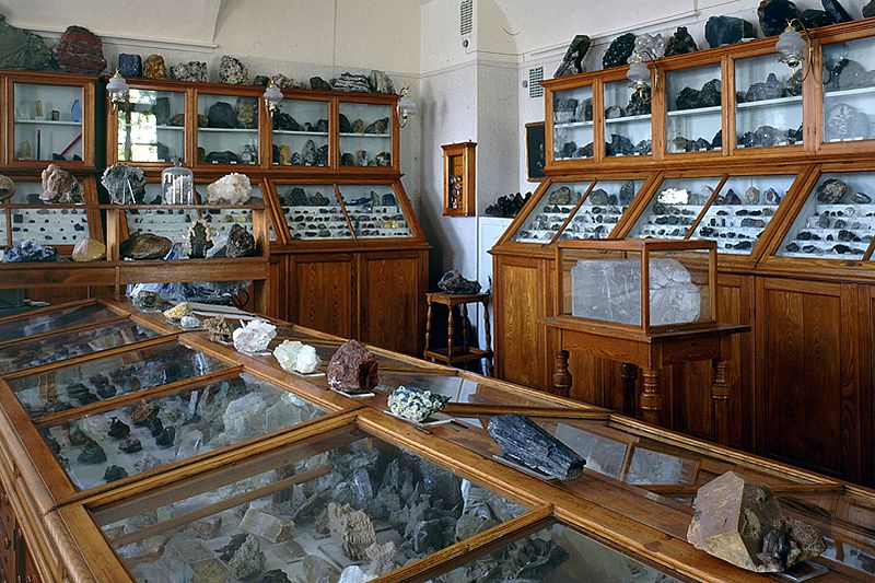 https://mdw-travel-data-us-east-1.s3.amazonaws.com/img/country/Russia/Mineralogical-Museum-of-Krasnoyarsk/img_00.jpg
