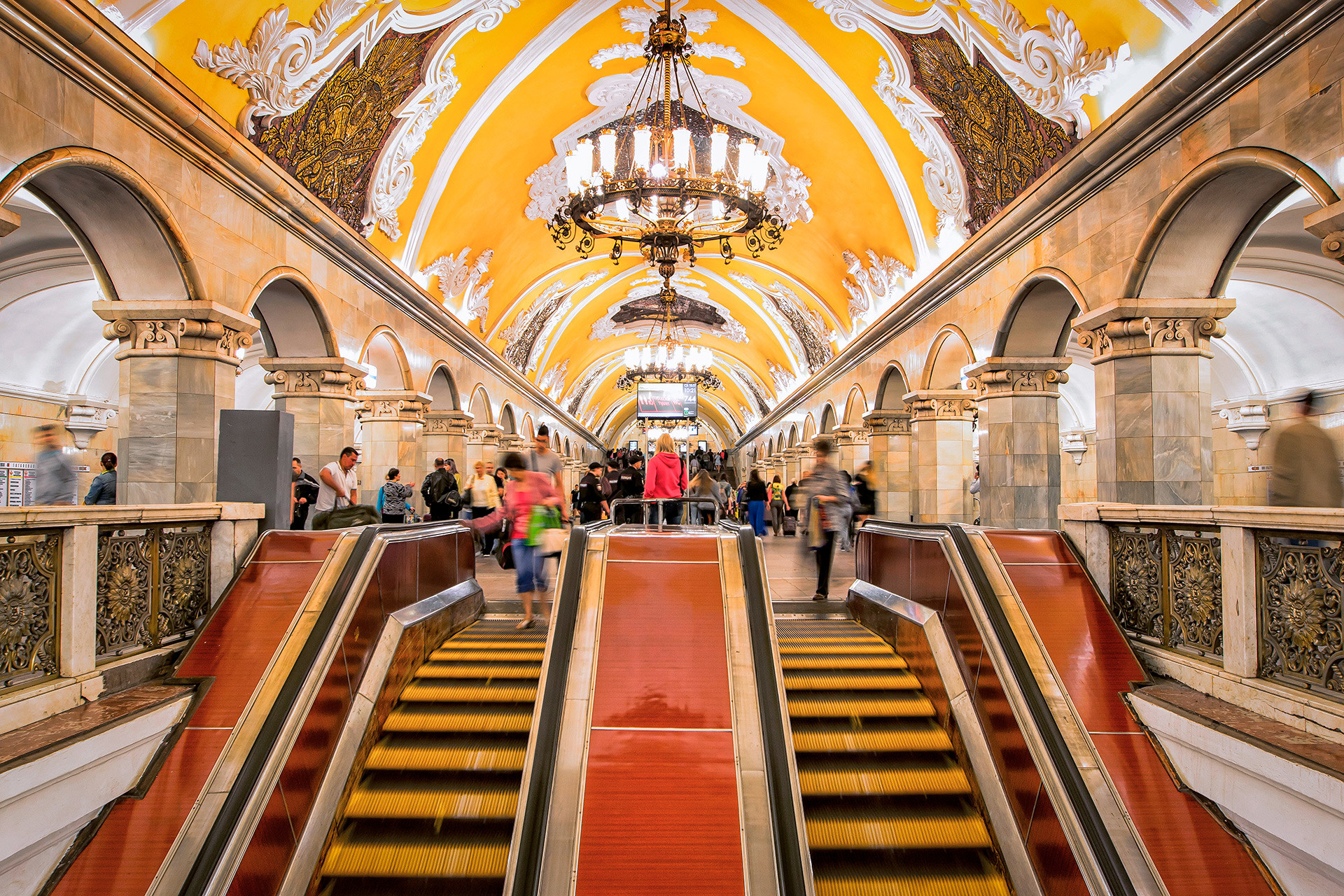 https://mdw-travel-data-us-east-1.s3.amazonaws.com/img/country/Russia/Moscow-Metro/img_02.jpg