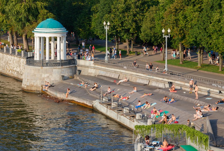 https://mdw-travel-data-us-east-1.s3.amazonaws.com/img/country/Russia/Moskovskaya-Gorka-Park/img_02.jpg