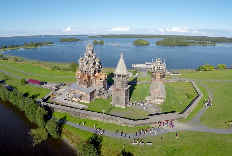 https://mdw-travel-data-us-east-1.s3.amazonaws.com/img/country/Russia/Mukhino-village/img_01.jpg