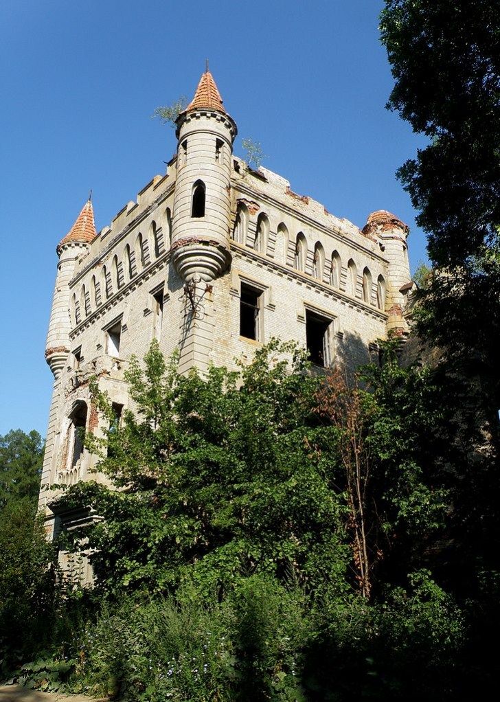https://mdw-travel-data-us-east-1.s3.amazonaws.com/img/country/Russia/Muromtsevo-Mansion/img_01.jpg
