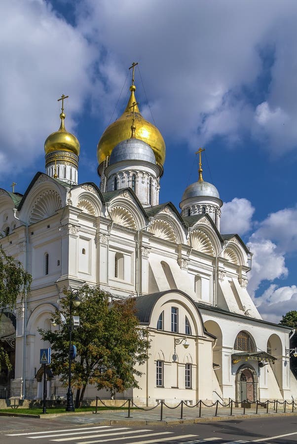 https://mdw-travel-data-us-east-1.s3.amazonaws.com/img/country/Russia/Museum-Reserve-Archangel-Cathedral/img_01.jpg