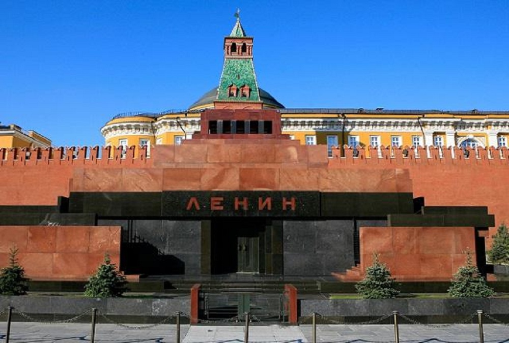 https://mdw-travel-data-us-east-1.s3.amazonaws.com/img/country/Russia/Museum-Reserve-of-VI-Lenin/img_02.jpg
