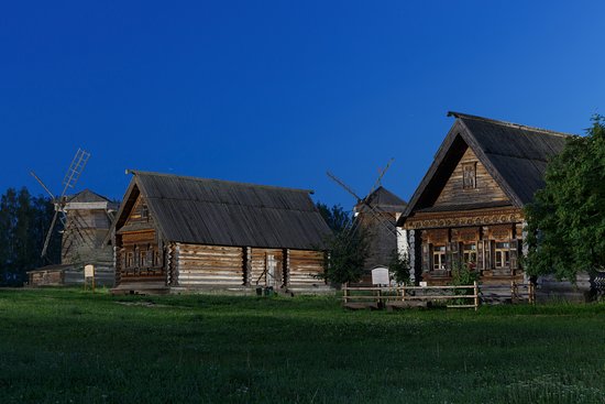 https://mdw-travel-data-us-east-1.s3.amazonaws.com/img/country/Russia/Museum-of-Wooden-Architecture-and-Peasant-Life/img_00.jpg