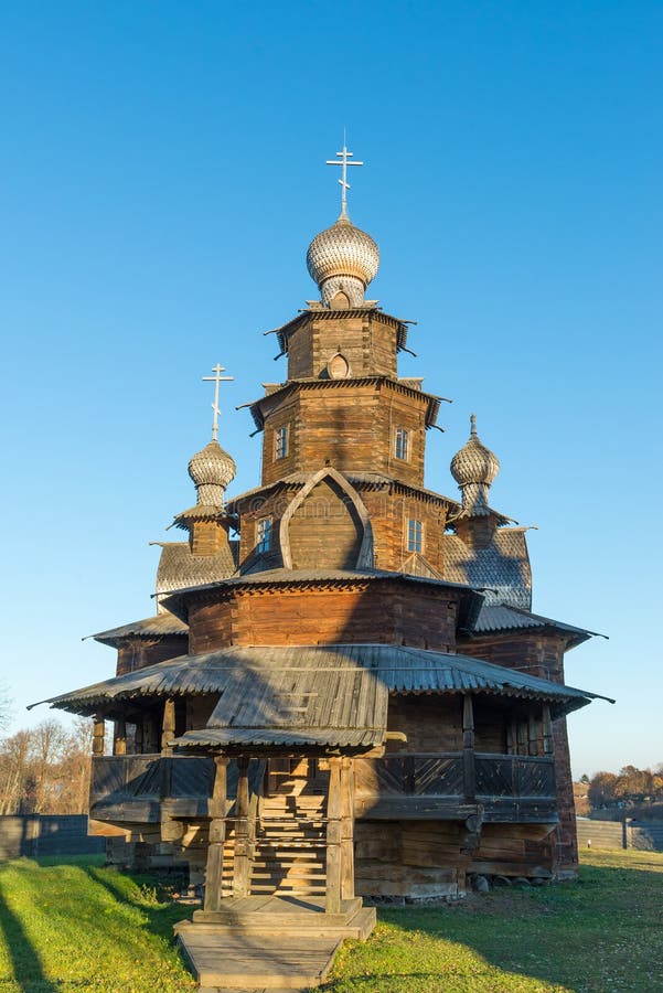https://mdw-travel-data-us-east-1.s3.amazonaws.com/img/country/Russia/Museum-of-Wooden-Architecture/img_03.jpg