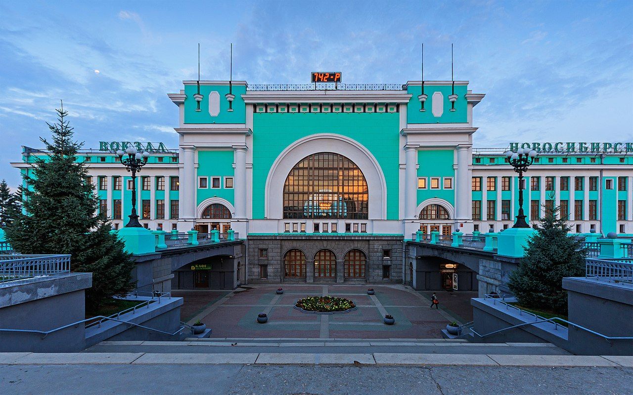 https://mdw-travel-data-us-east-1.s3.amazonaws.com/img/country/Russia/Novosibirsk-Railway-Station/img_02.jpg