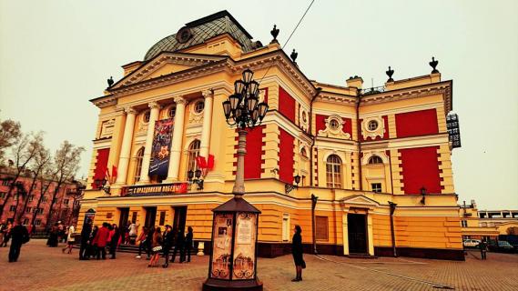 https://mdw-travel-data-us-east-1.s3.amazonaws.com/img/country/Russia/Okhlopkov-Drama-Theater/img_00.jpg