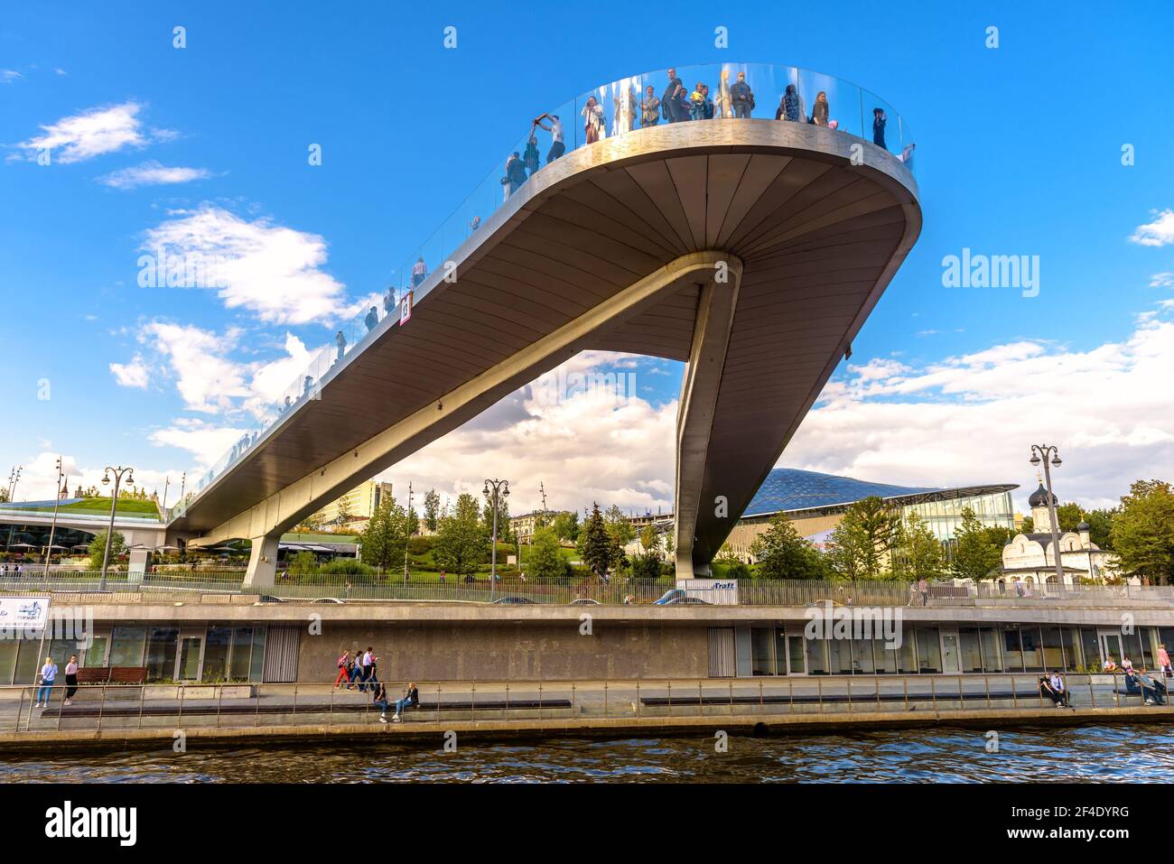 https://mdw-travel-data-us-east-1.s3.amazonaws.com/img/country/Russia/Park-30th-Anniversary-of-Victory/img_02.jpg