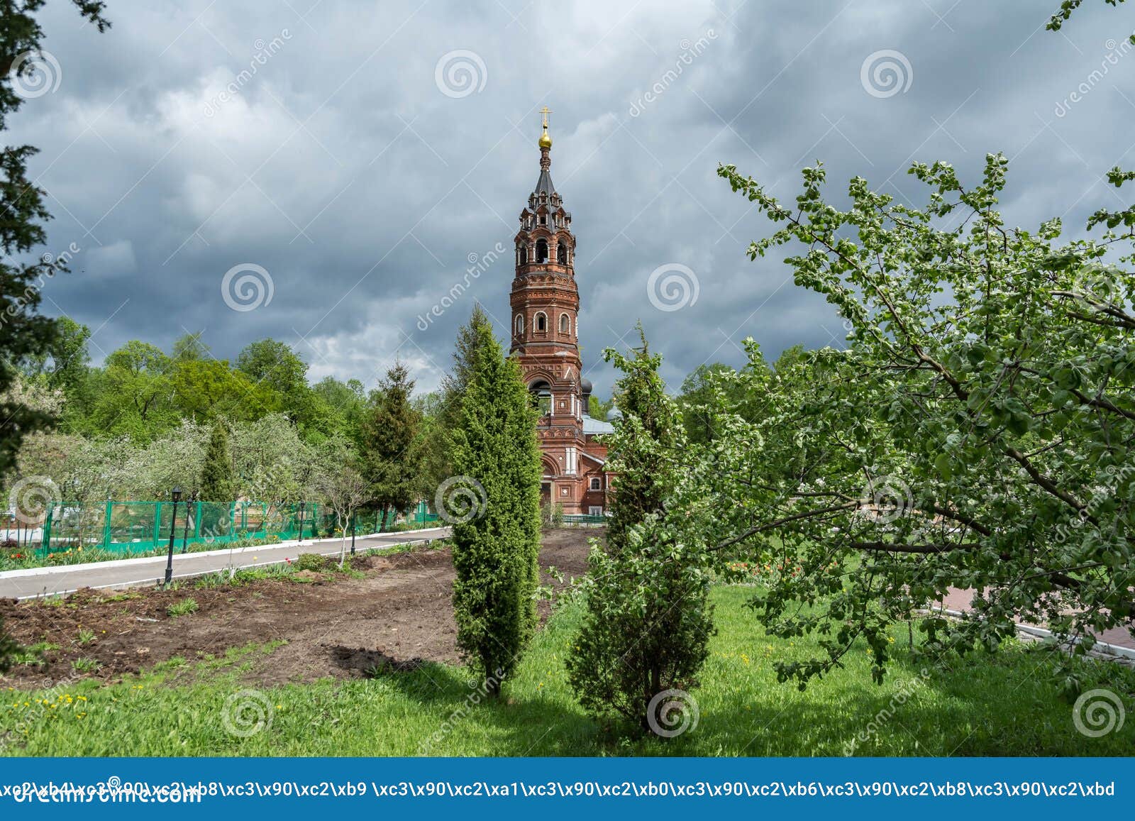 https://mdw-travel-data-us-east-1.s3.amazonaws.com/img/country/Russia/Pavlovo-Posad-Park/img_02.jpg
