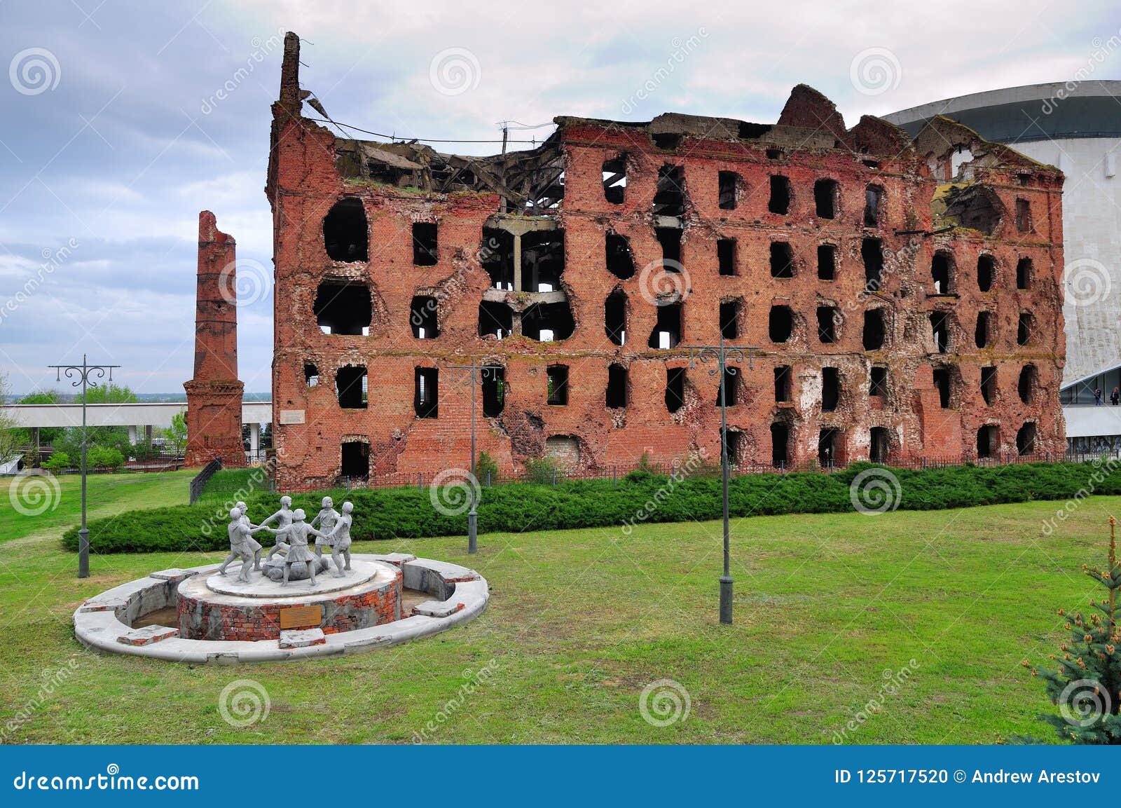 https://mdw-travel-data-us-east-1.s3.amazonaws.com/img/country/Russia/Pavlovs-House/img_03.jpg