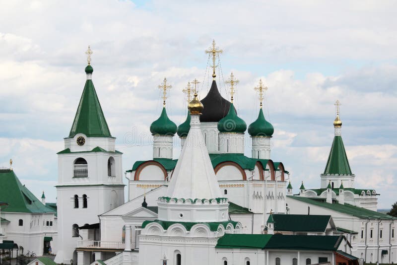 https://mdw-travel-data-us-east-1.s3.amazonaws.com/img/country/Russia/Pechersky-Ascension-Monastery/img_02.jpg