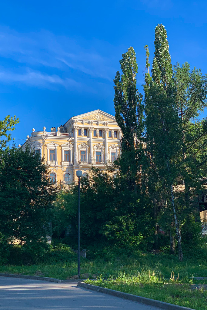 https://mdw-travel-data-us-east-1.s3.amazonaws.com/img/country/Russia/Perm-Local-History-Museum/img_03.jpg