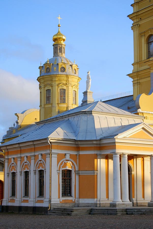 https://mdw-travel-data-us-east-1.s3.amazonaws.com/img/country/Russia/Peter-and-Paul-Fortress/img_01.jpg
